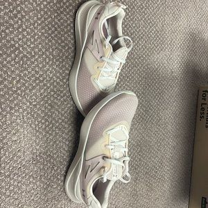 Under Armour women’s sneakers size 8.5 new